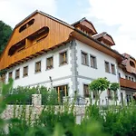 Apartma Menart Estate