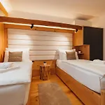 Menart Estate Apartment
