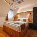 Menart Estate Apartment *