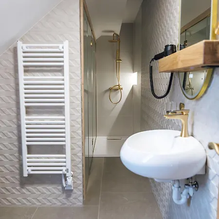 Menart Estate Apartment