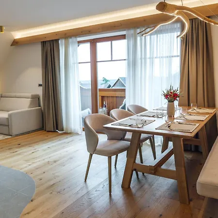 Menart Estate Apartment *