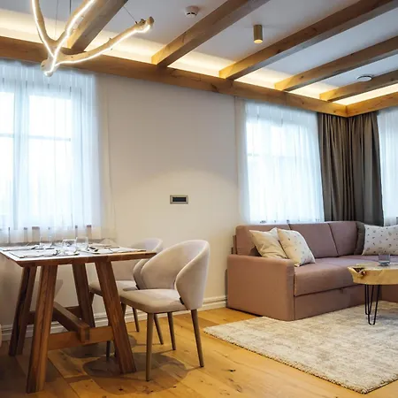 Menart Estate Apartment