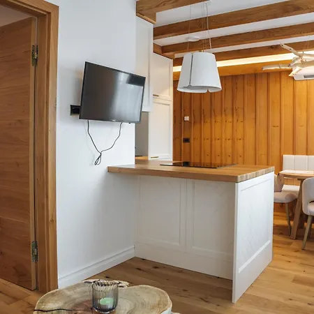 Menart Estate Apartment