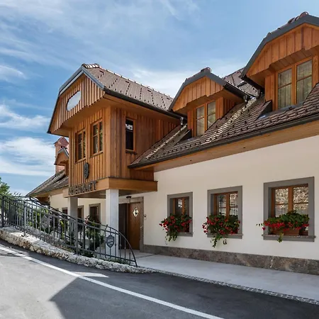 Menart Estate Διαμέρισμα *