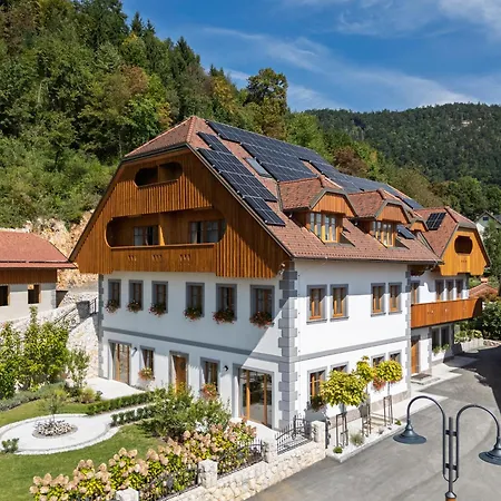 Menart Estate Appartement