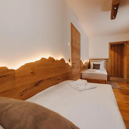 Menart Estate * 戈雷尼斯卡地区采尔克列