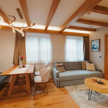 公寓 Menart Estate *