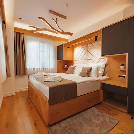 公寓 Menart Estate