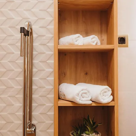 Menart Estate Apartamento *